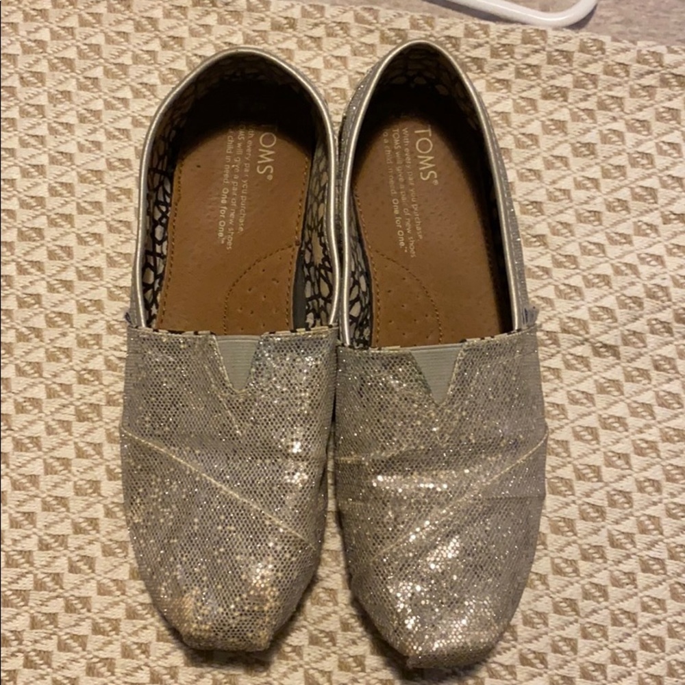Sparkly Tom’s